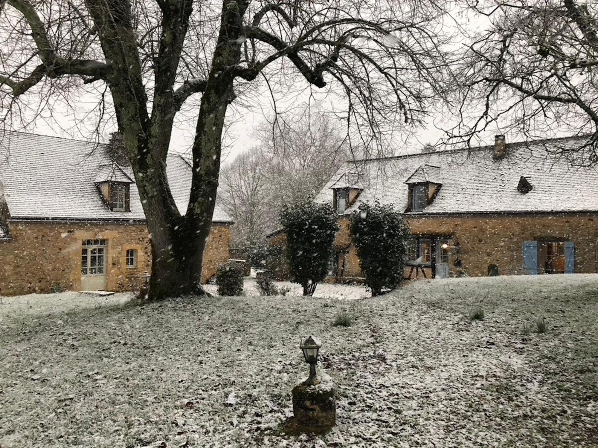 Willa Les Perroutis Saint-Alvère Zewnętrze zdjęcie